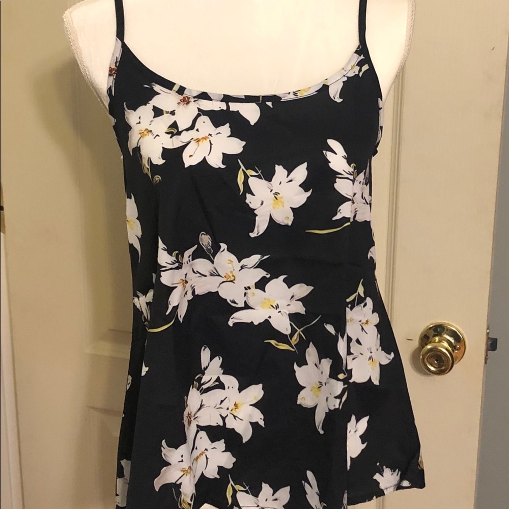 🎉 Tinsel - Black Floral Tank Spaghetti Strap Tank